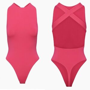 Aritzia
Contour Cross-back Bodysuit medium